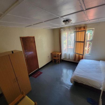 Maddy'S Kitchen And Accomodation Gisenyi Exterior photo